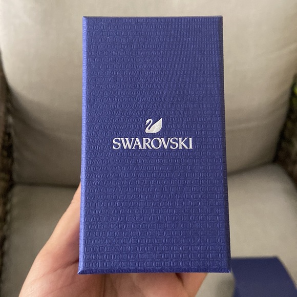 Brand New SWAROVSKI Angelic Cushion Bracelet - Picture 4 of 8